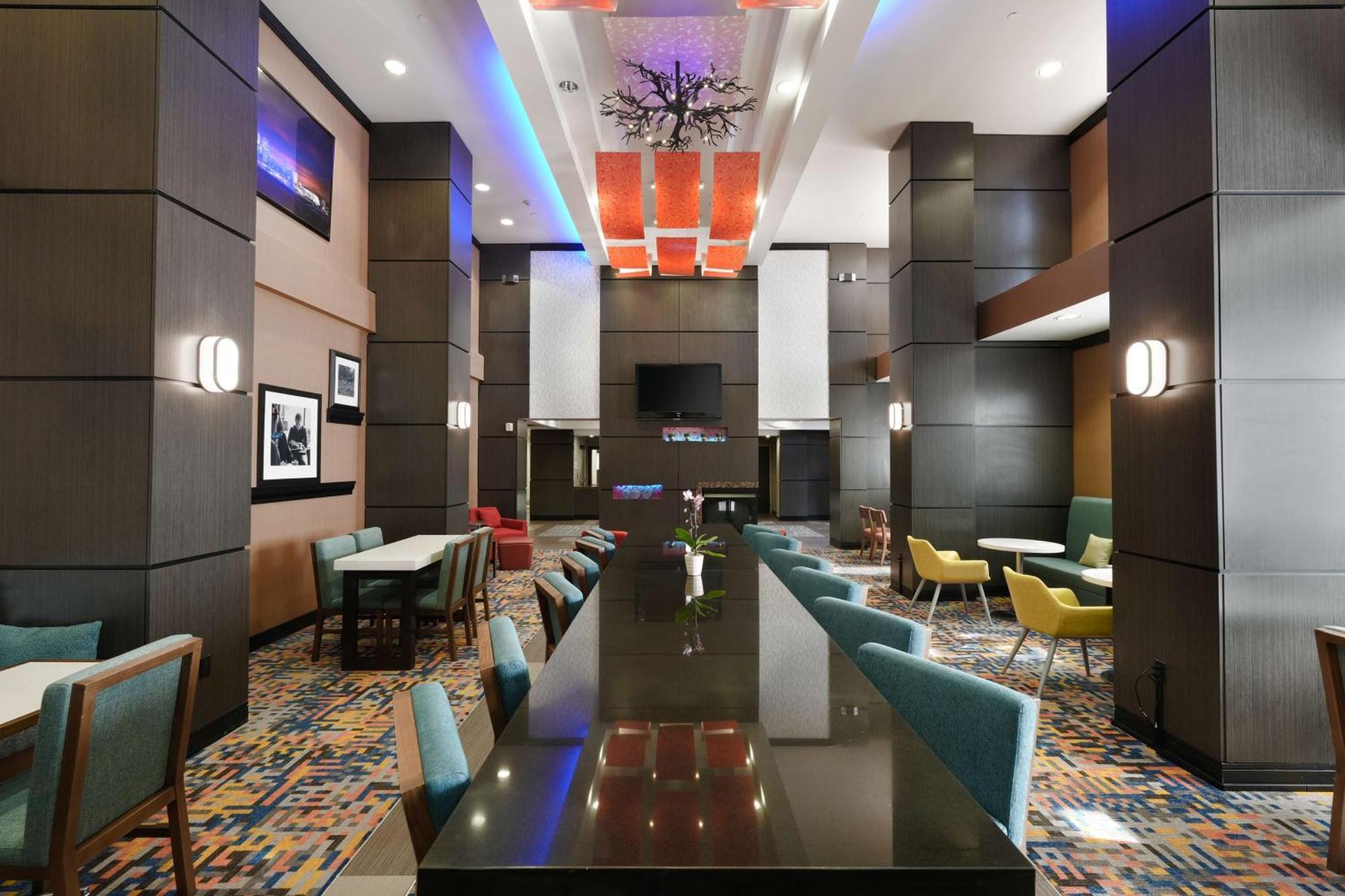 Hampton And Hotel 3*