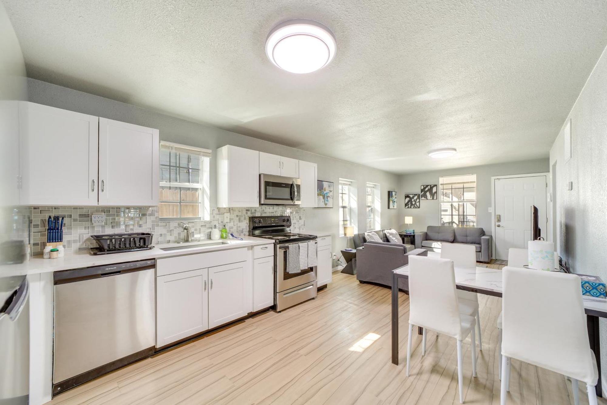 Convenient - 2 Mi To Downtown! Holiday home Tulsa