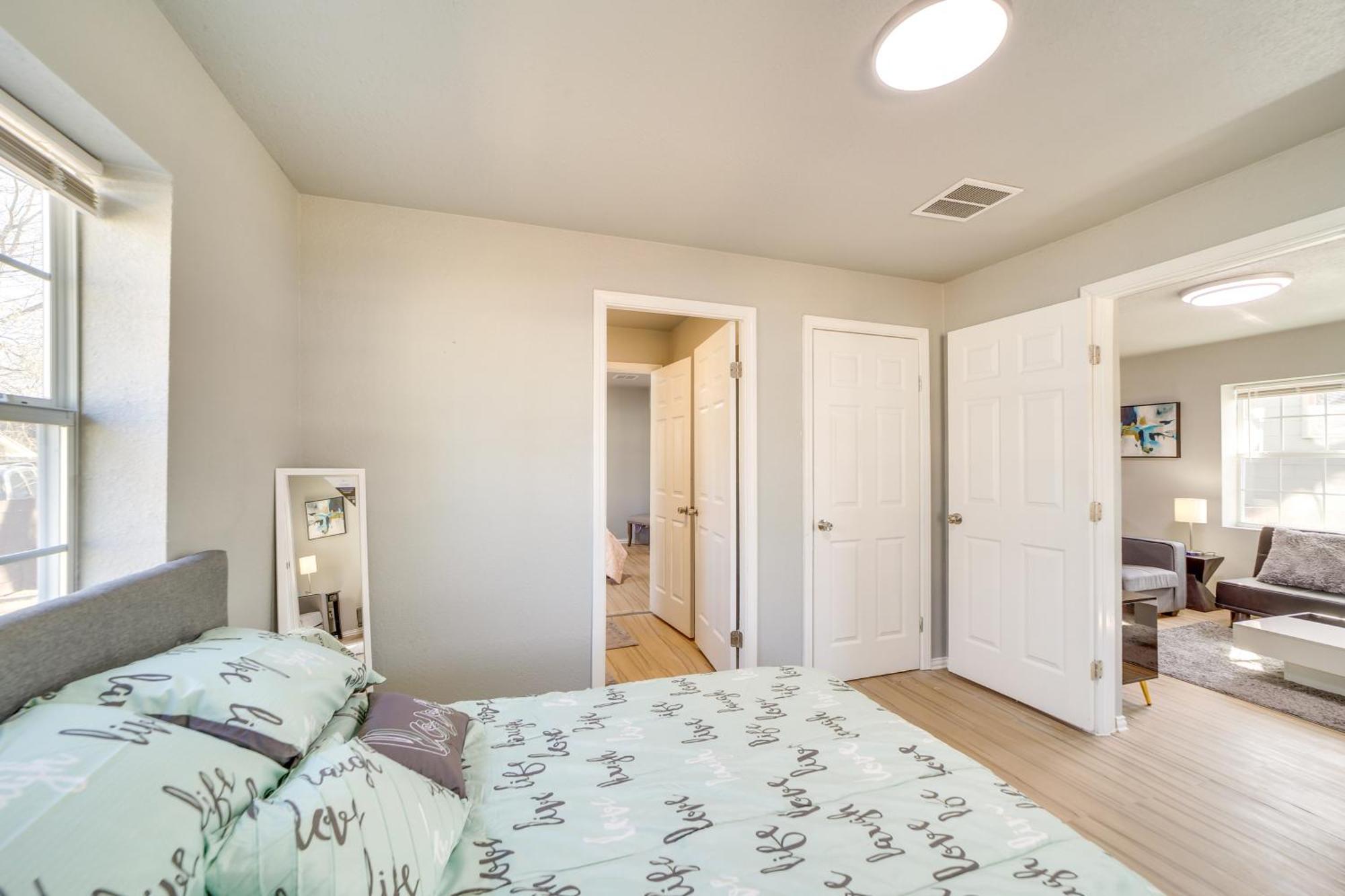 Holiday home Convenient - 2 Mi To Downtown!