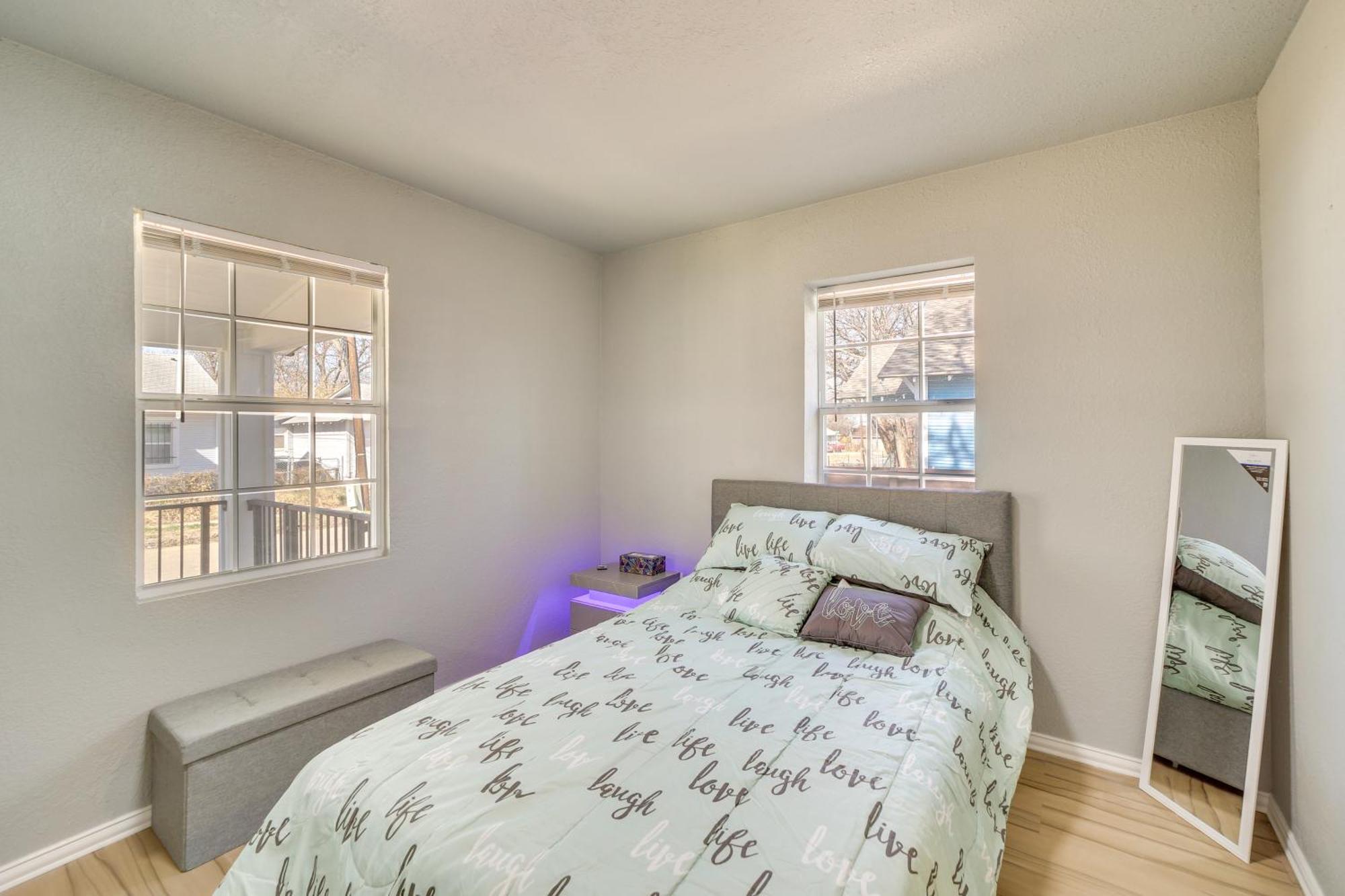 Convenient - 2 Mi To Downtown! Holiday home