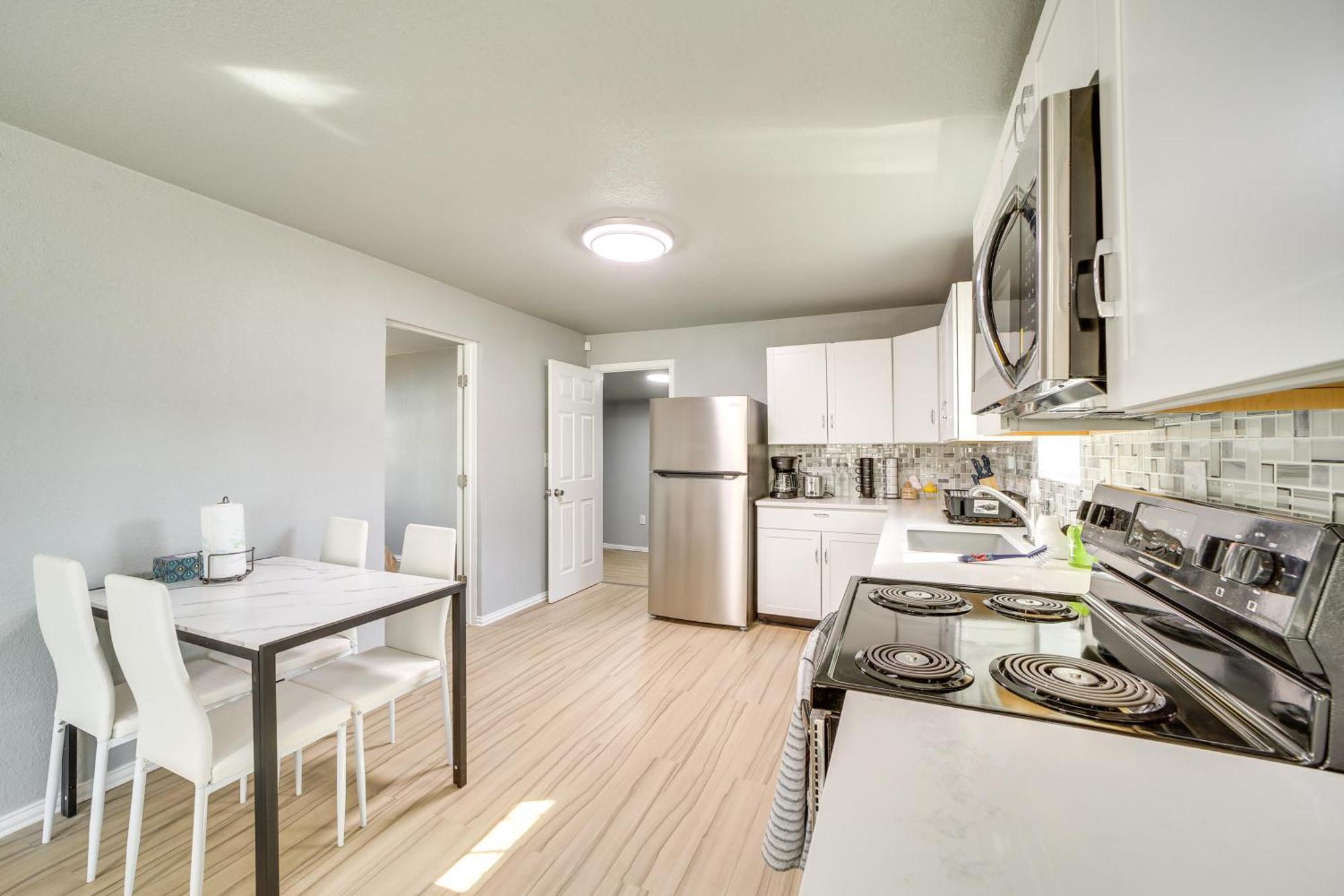 Convenient - 2 Mi To Downtown! Holiday home *