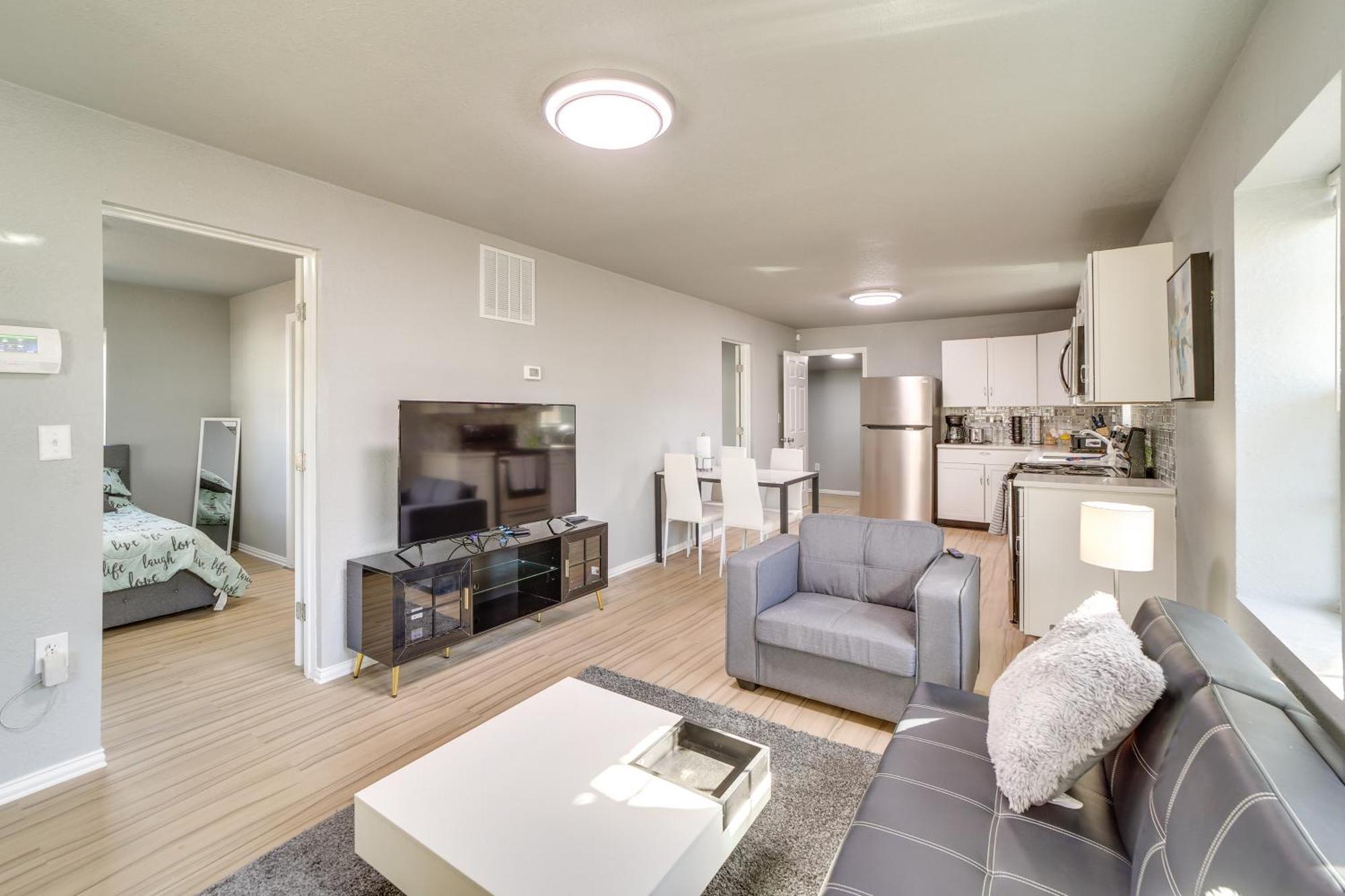 Convenient - 2 Mi To Downtown! Holiday home Tulsa