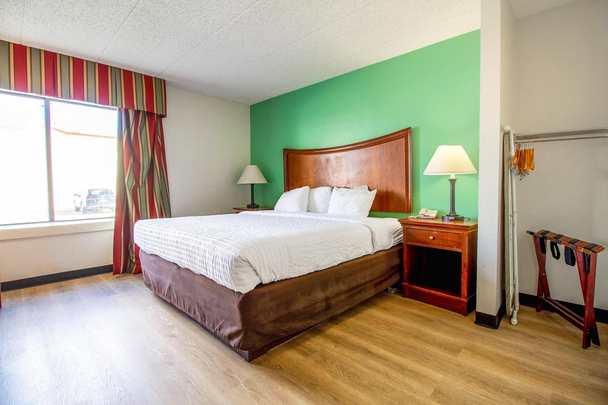 Hotel Square Central, I-44 By Oyo 3*