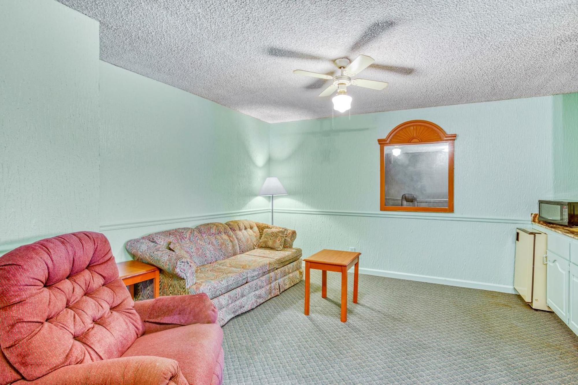 Oyo Townhouse Woodland Hills 2* Tulsa