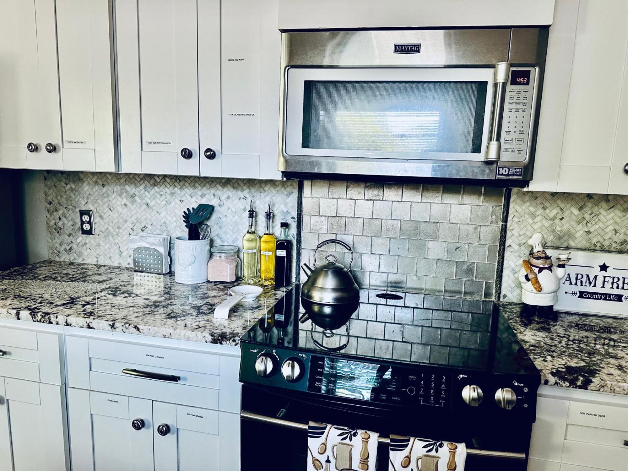 Centrally Located 5 Bedroom 3 Bath 8 Beds * Tulsa