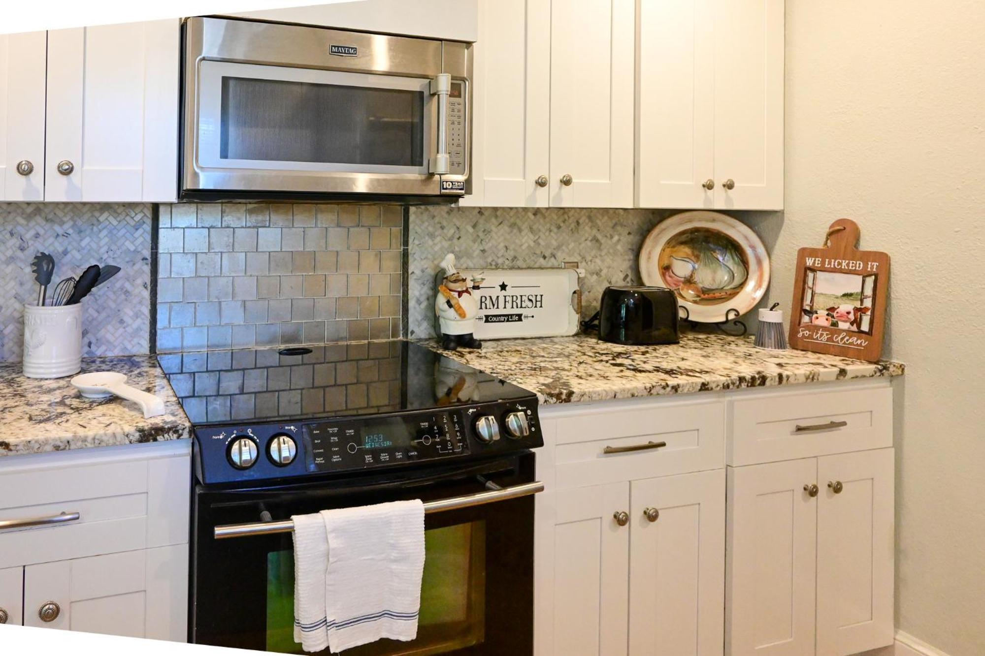 Centrally Located 5 Bedroom 3 Bath 8 Beds Holiday home