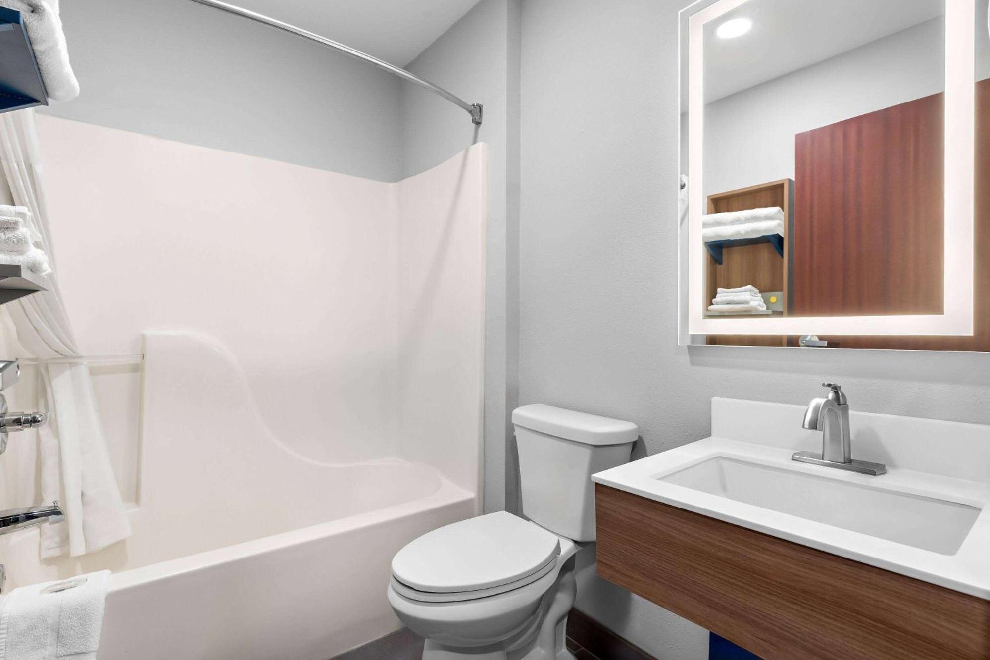 Motel Microtel & By Wyndham - Catoosa Route 66 Tulsa