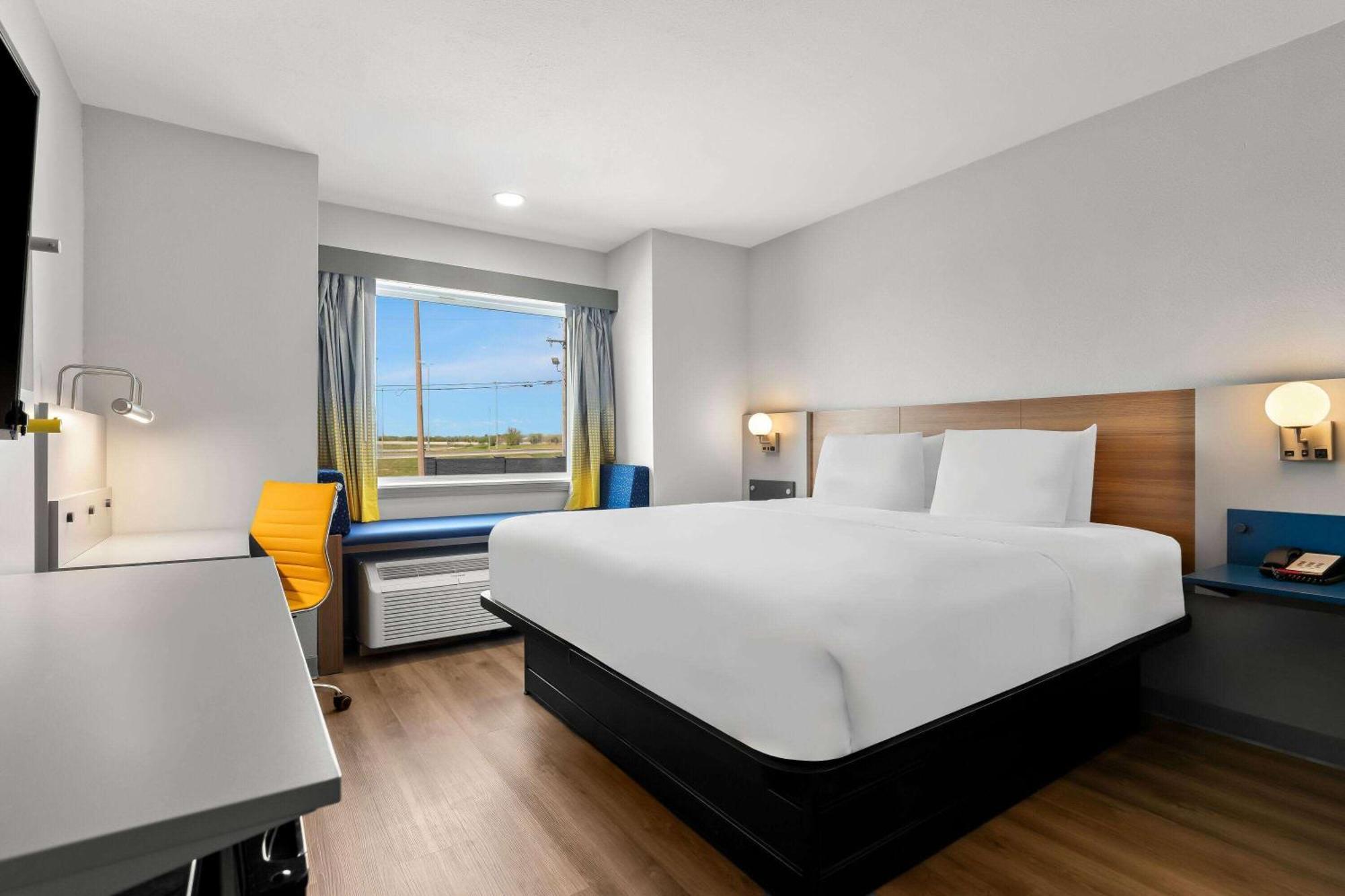 Microtel & By Wyndham - Catoosa Route 66 Tulsa
