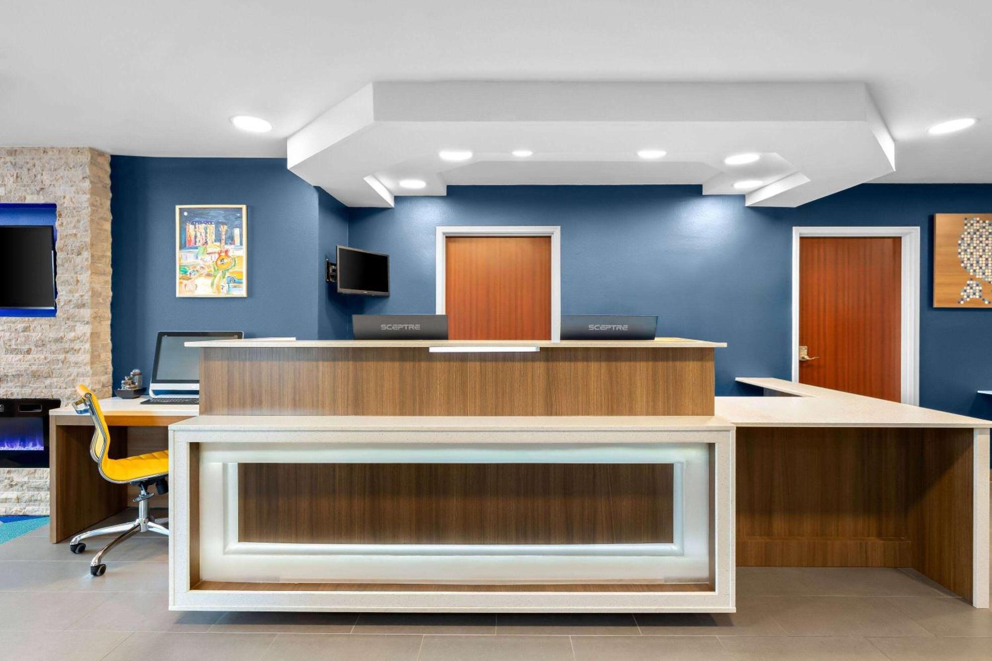 Microtel & By Wyndham - Catoosa Route 66 Motel