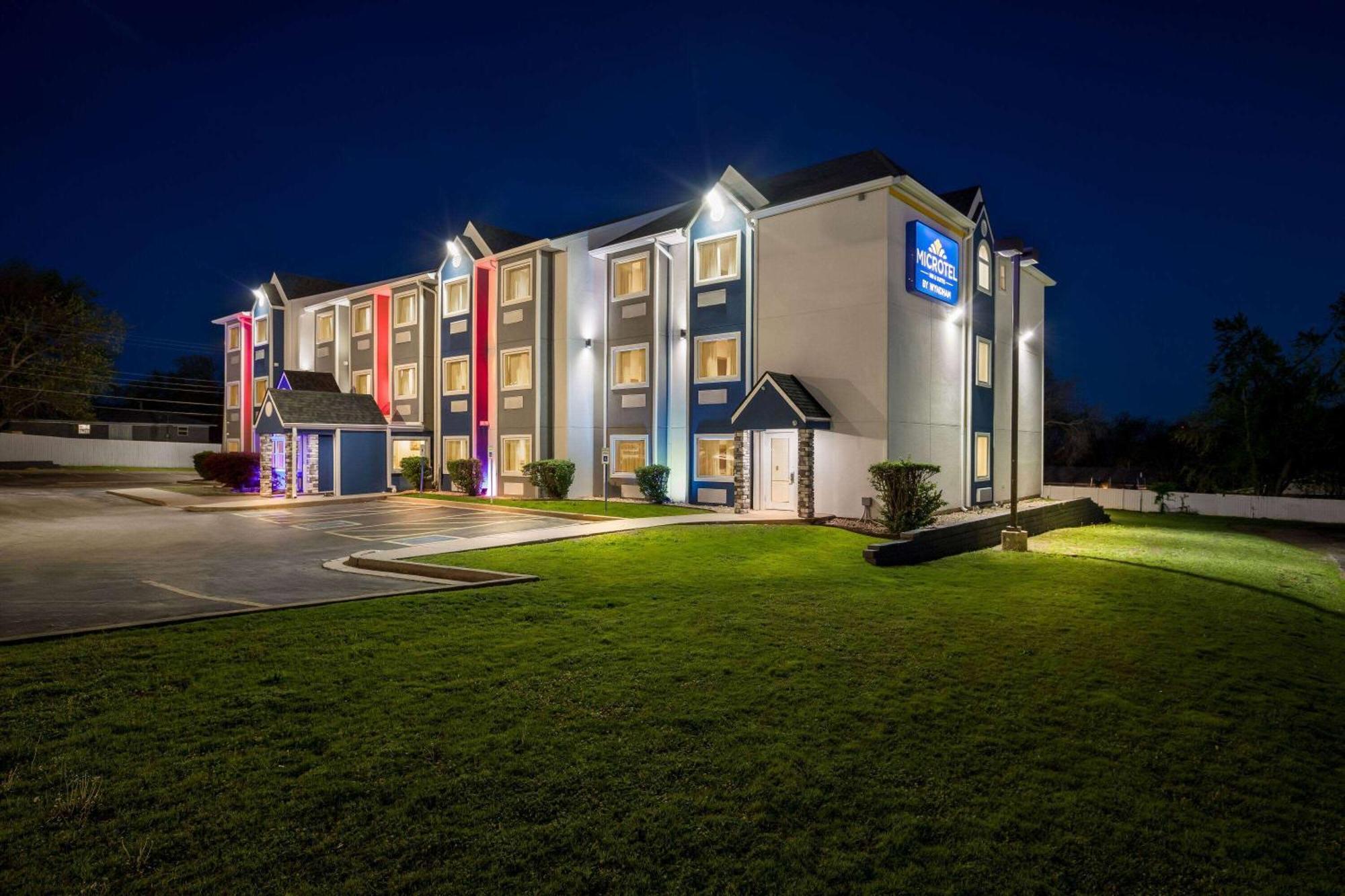 Motel Microtel & By Wyndham - Catoosa Route 66