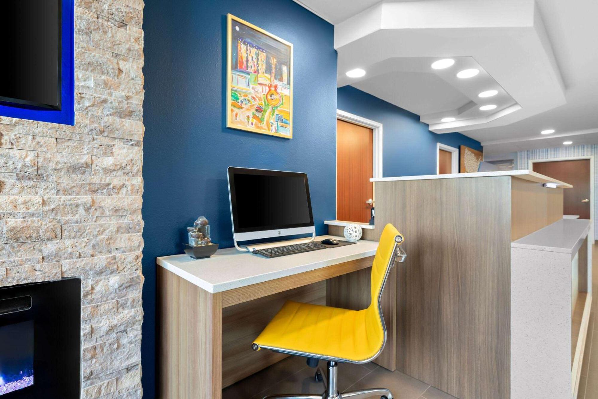 Microtel & By Wyndham - Catoosa Route 66 Tulsa