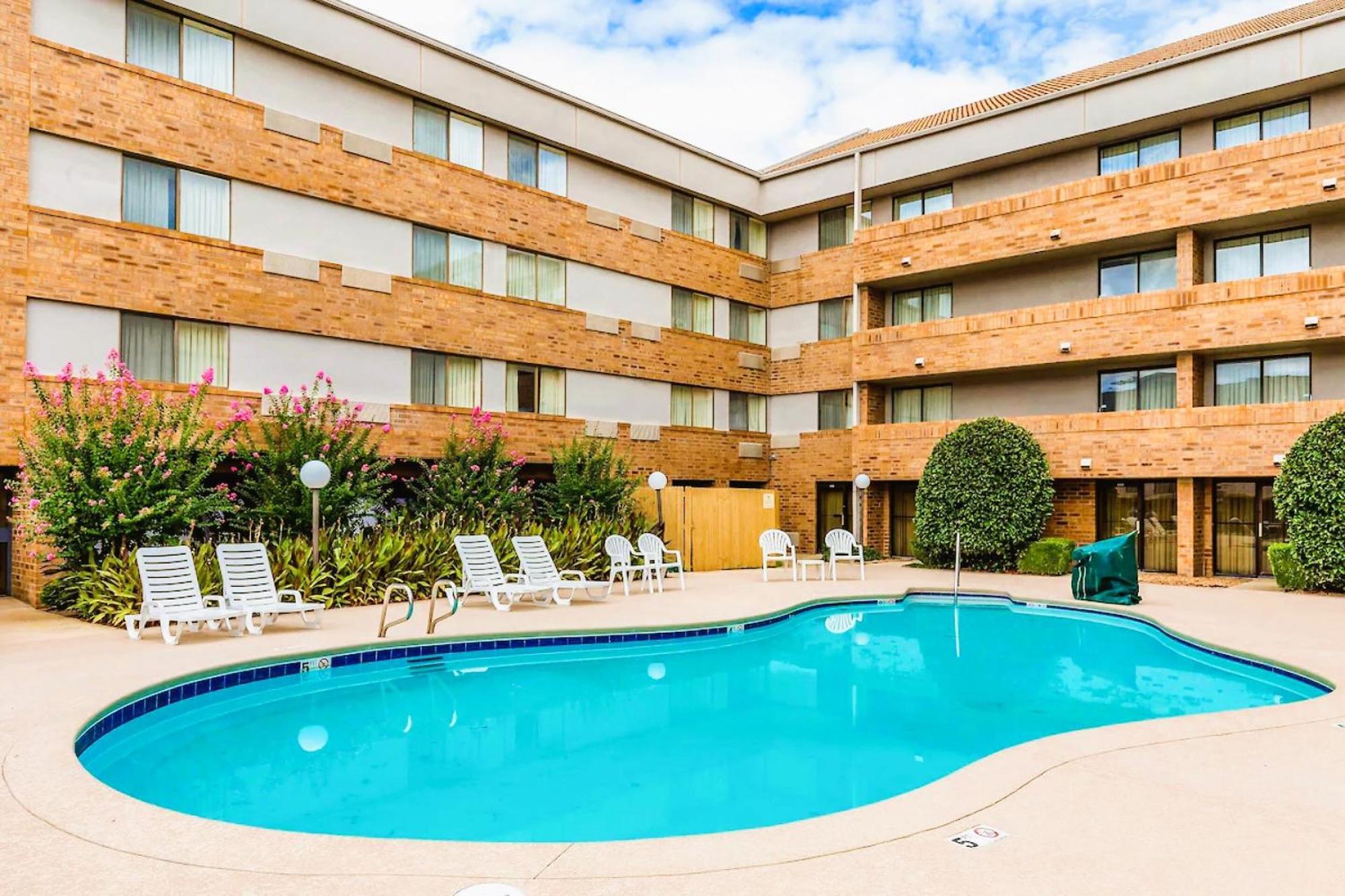 Hotel Square Central, I-44 By Oyo 3*