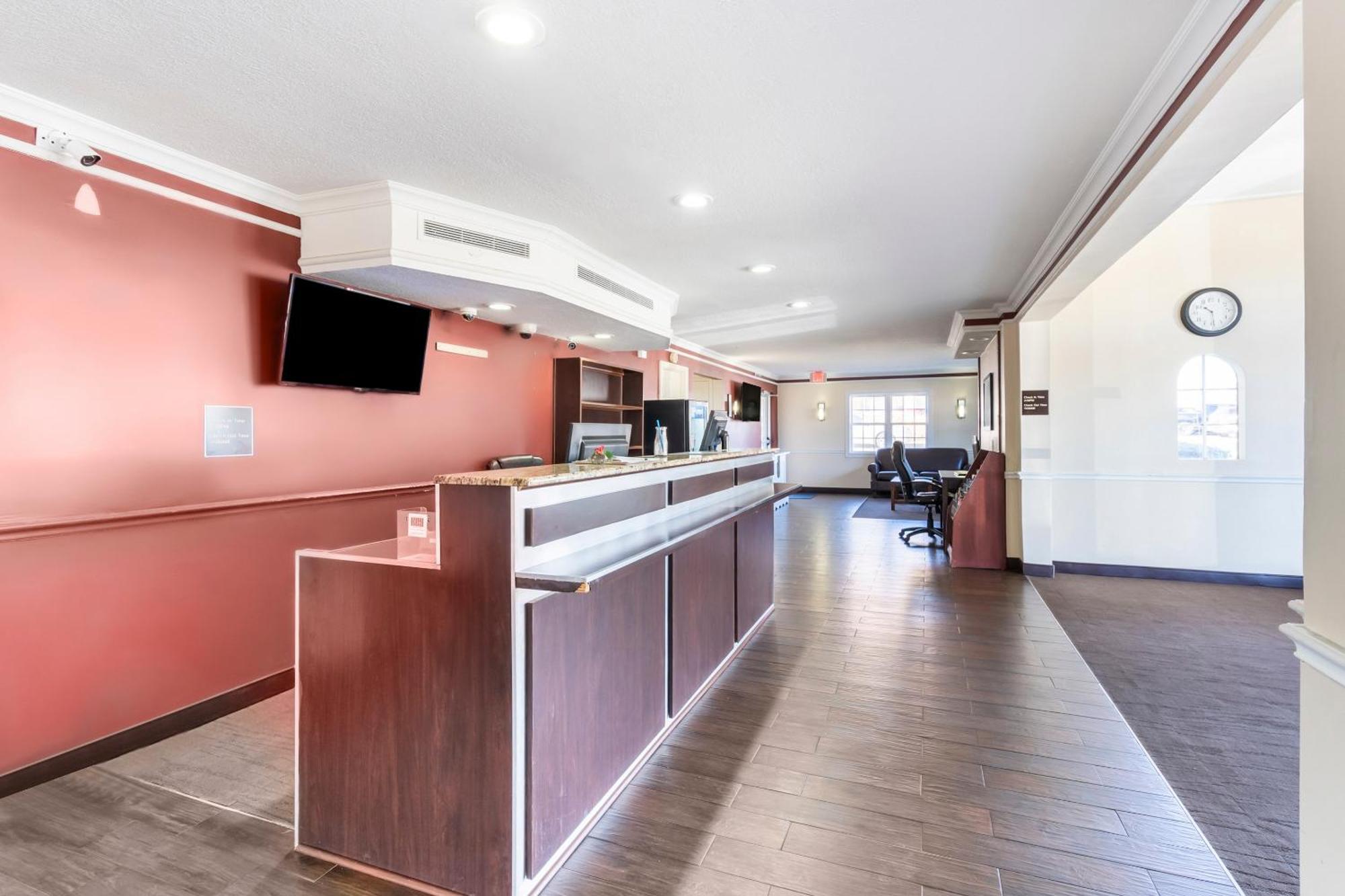 Hotel Oyo N Sheridan Rd & Airport 2*