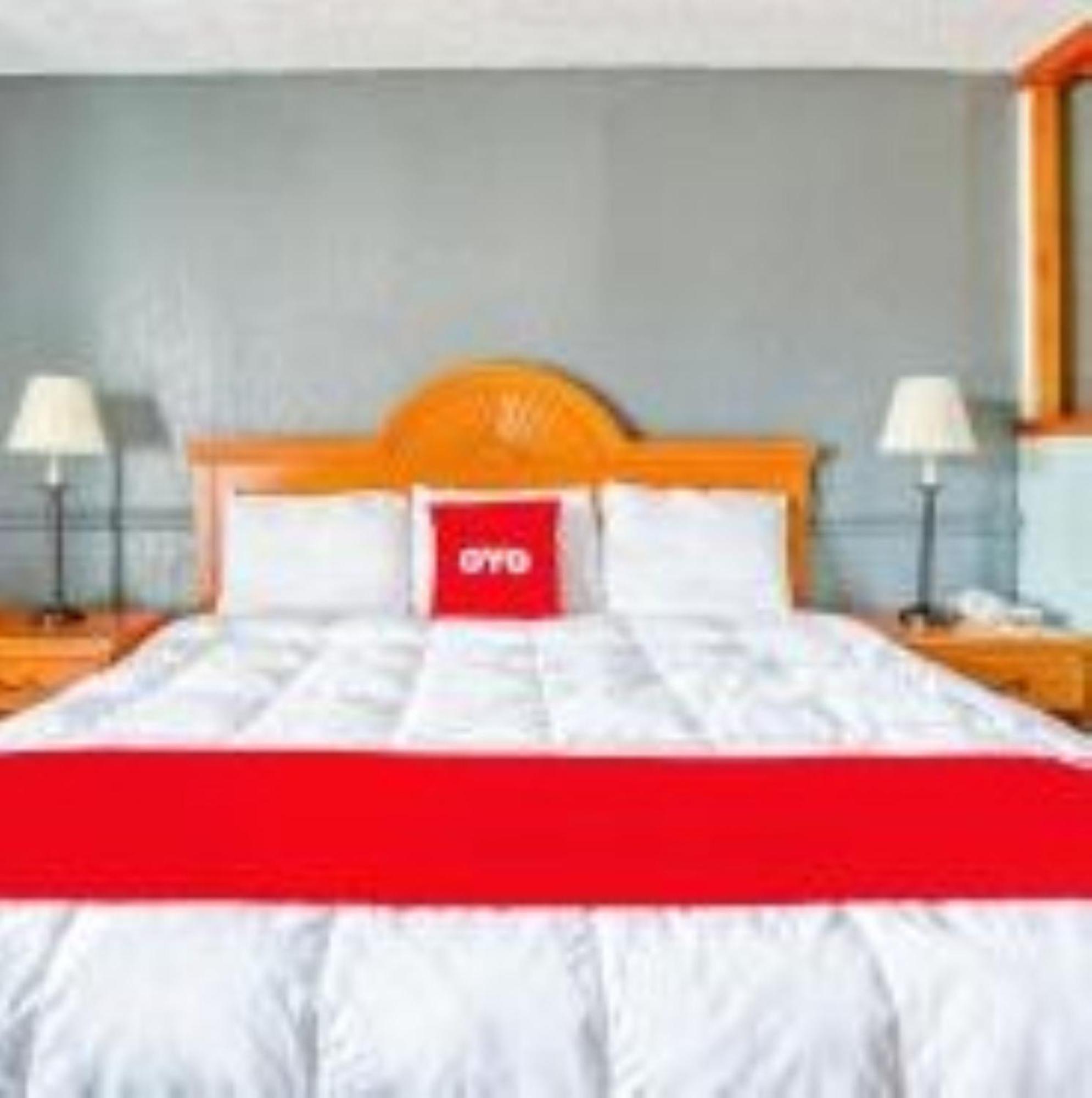 Oyo Townhouse Woodland Hills Tulsa