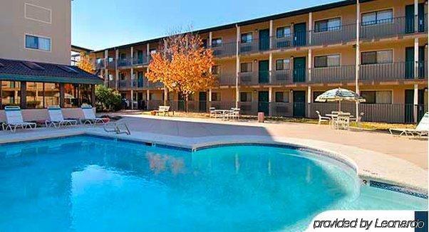 Howard Johnson Tulsa