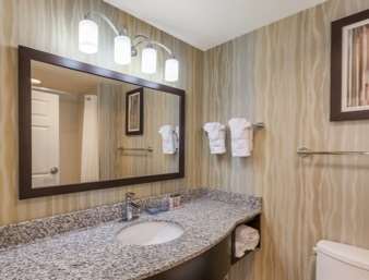 La Quinta & By Wyndham Midtown Hotel Tulsa