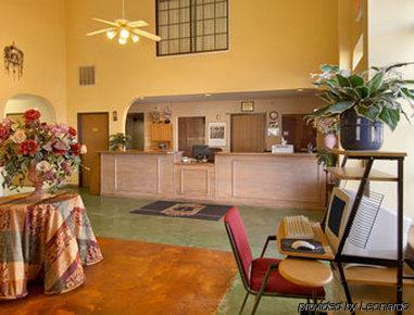 Super 8 By Wyndham Tulsa/downtown/east