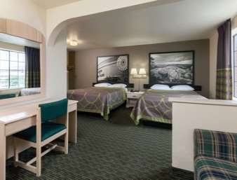 Super 8 By Wyndham Tulsa/downtown/east Hotel
