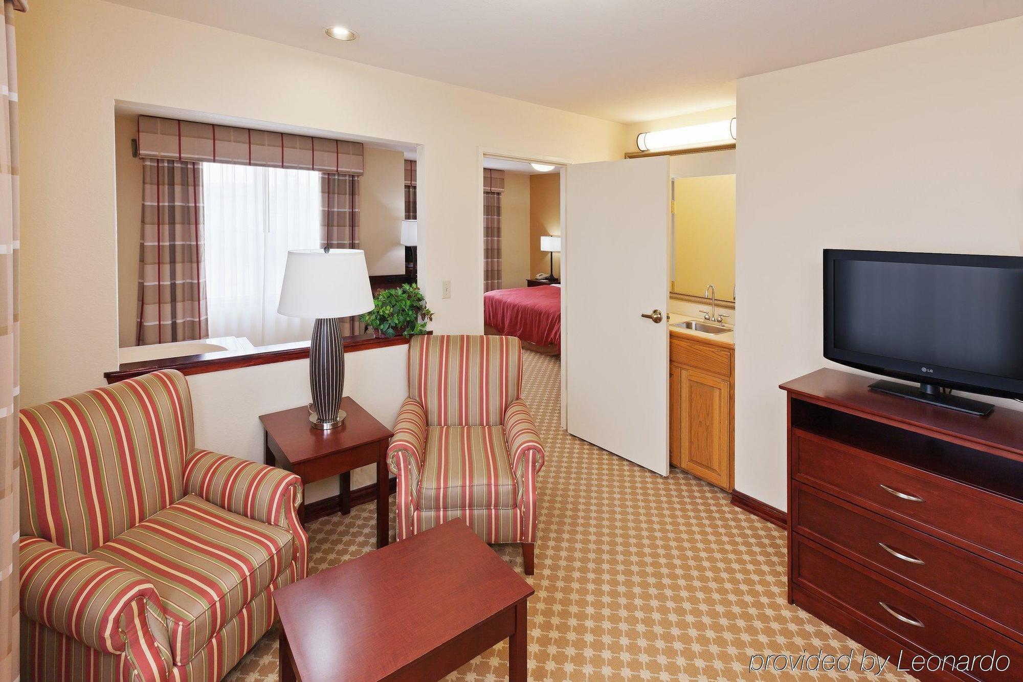 Country & By Radisson, Tulsa, Ok Hotel