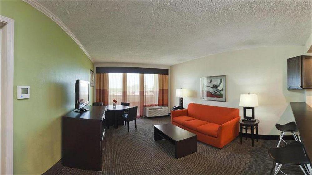 Hotel 17 West Hotel, Ascend Collection Tulsa