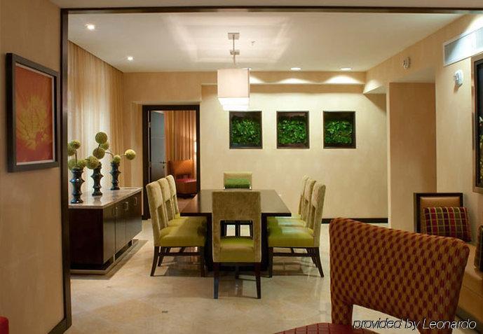 Courtyard By Marriott Downtown Hotel Tulsa