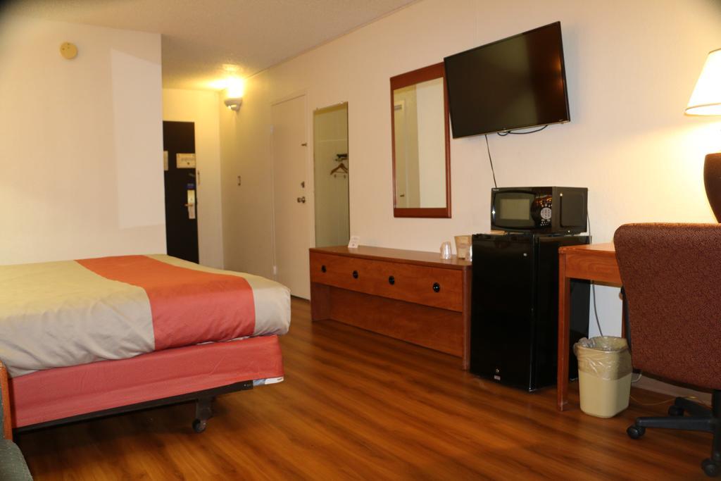 Motel Sky At Airport 3*