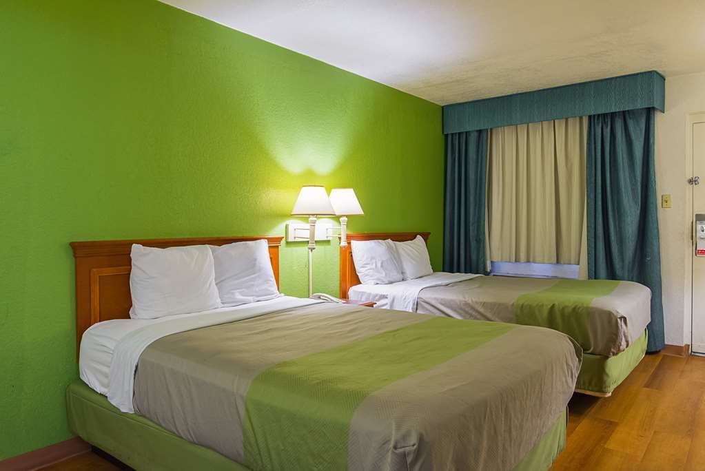 Baymont By Wyndham Broken Arrow Motel 2*