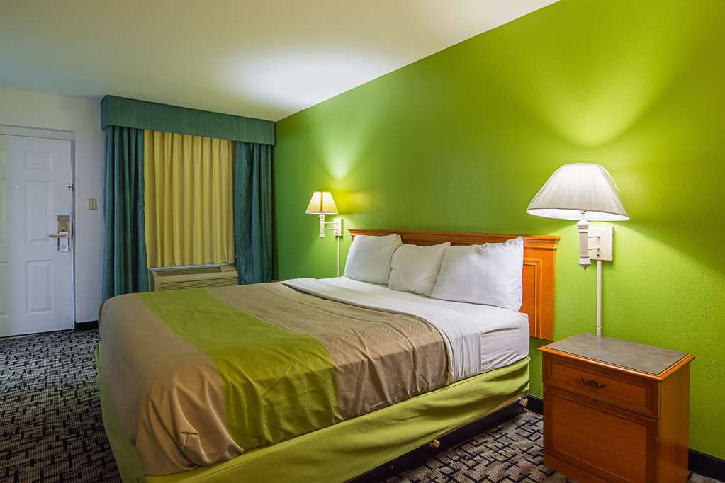 Baymont By Wyndham Broken Arrow 2* Tulsa