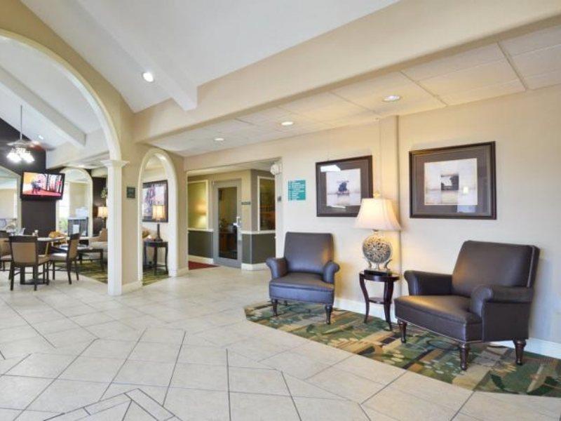 Western & Hotel 3*