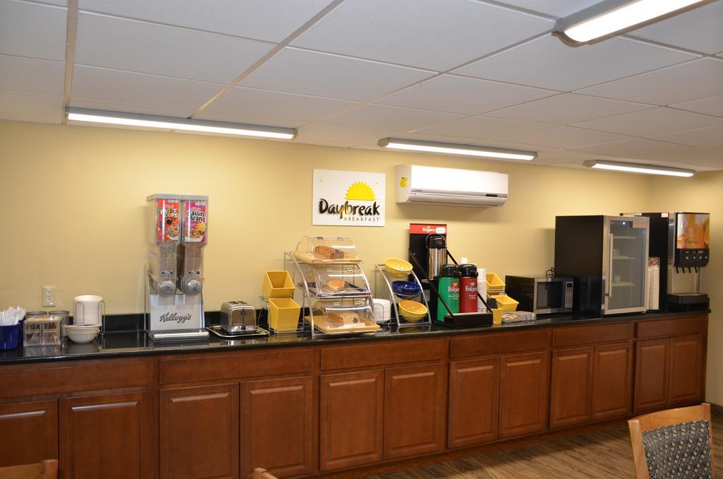 Hotel Days By Wyndham Southern Hills/oru Tulsa