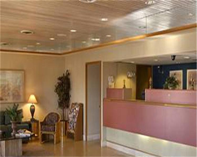 Hotel Howard Johnson 2*