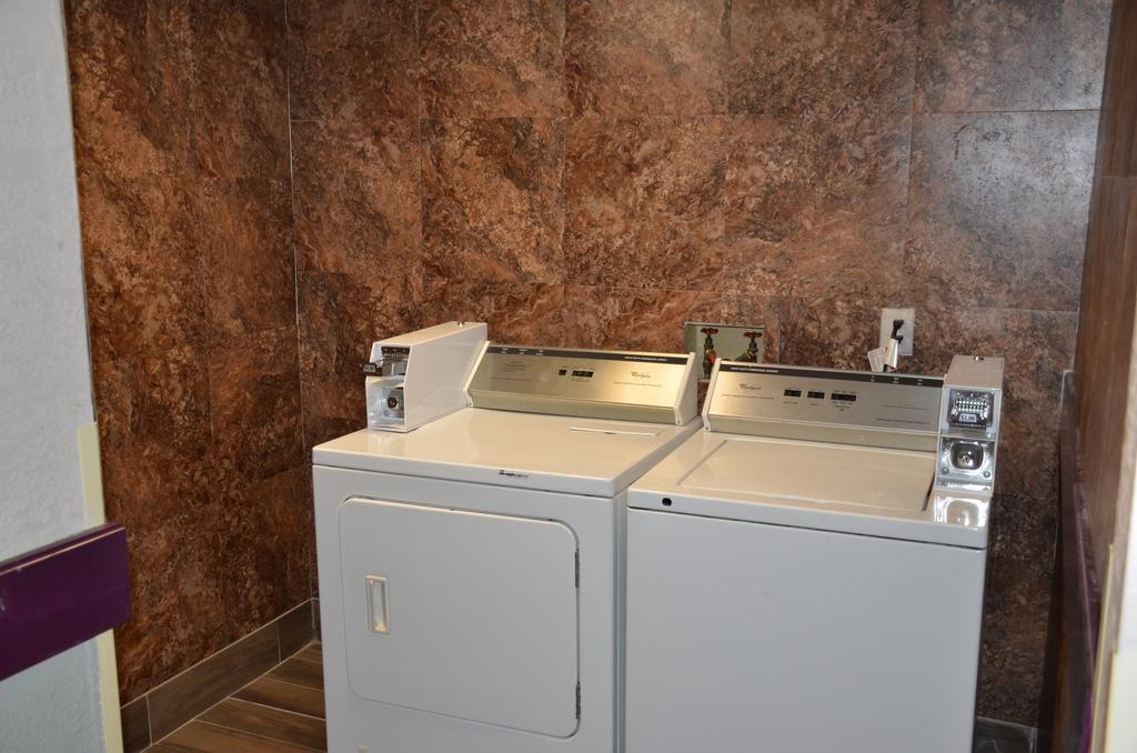 Days By Wyndham Southern Hills/oru Tulsa