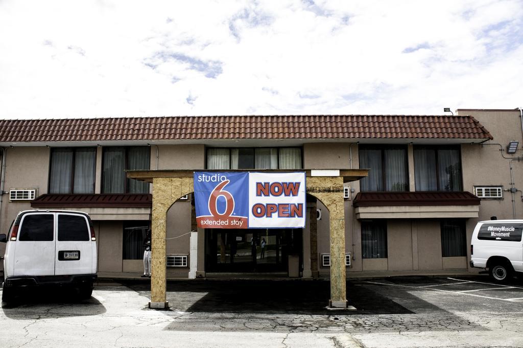 Hotel 6 Fairgrounds 2*