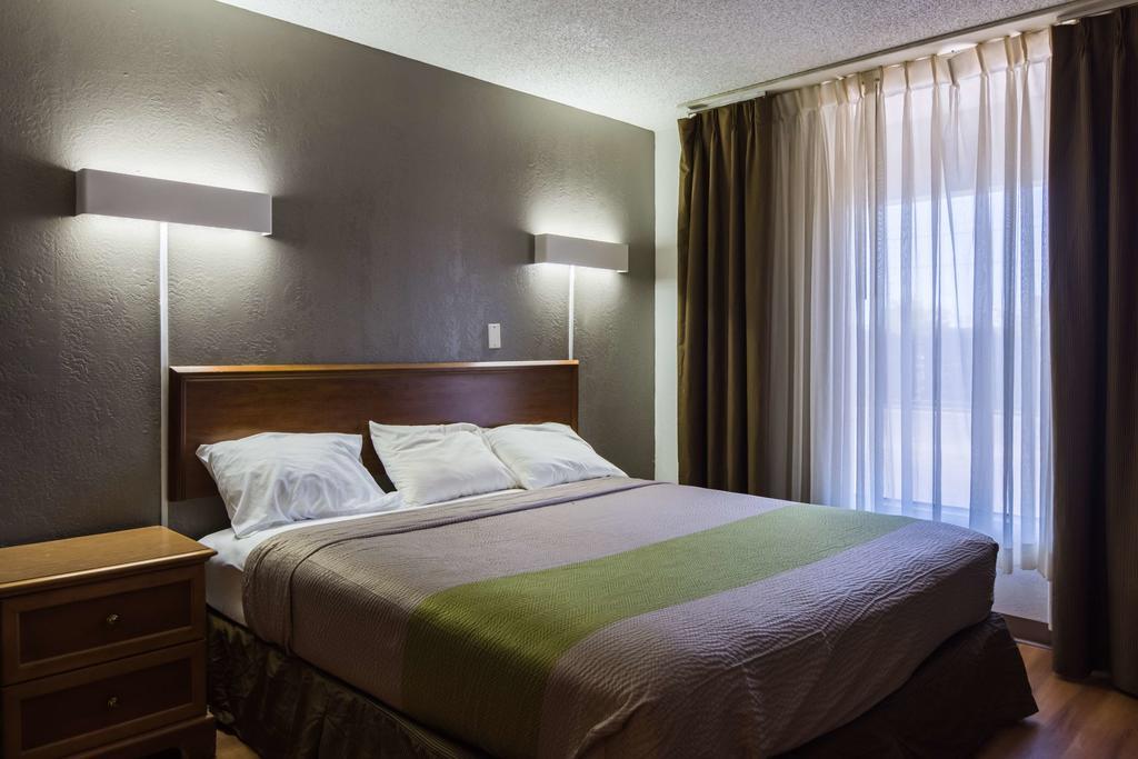 Hotel 6 Fairgrounds
