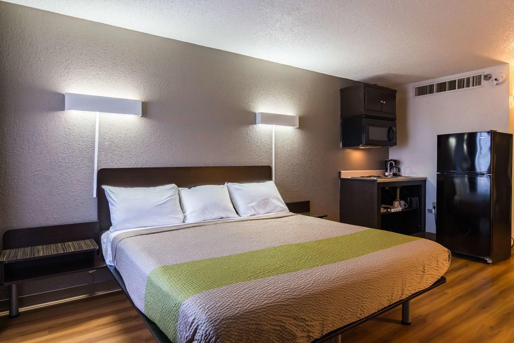 Hotel 6 Fairgrounds