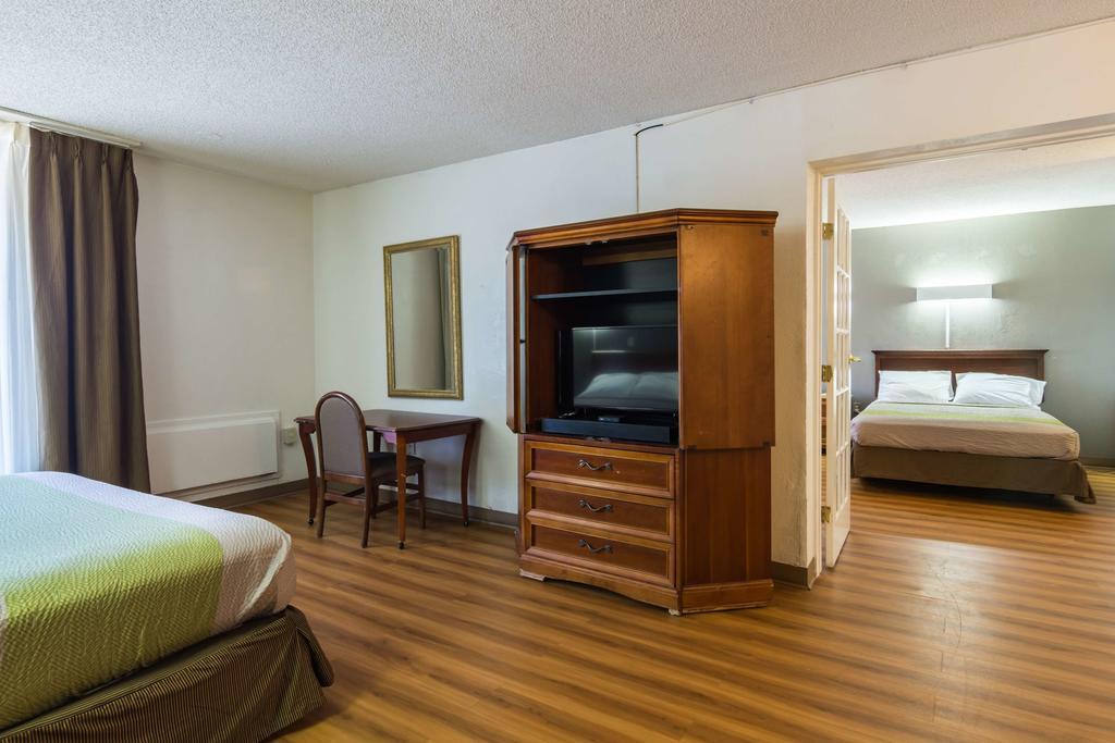 Hotel 6 Fairgrounds Tulsa