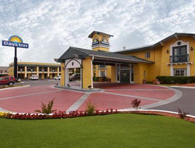 Oyo N Sheridan Rd & Airport 2*