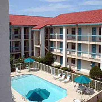 Baymont By Wyndham Broken Arrow Motel