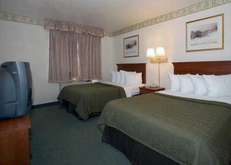 Hotel Quality I-44 3*