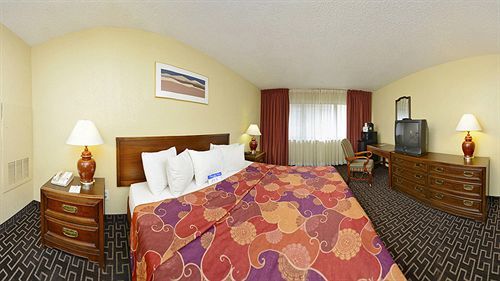 Americas Value & Extended - Tulsa