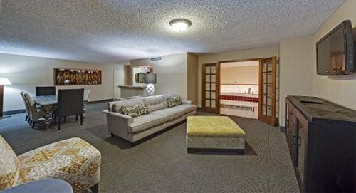 Wyndham Hotel 4*