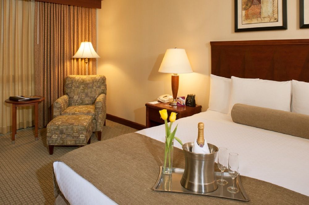 Crowne Plaza Southern Hills Hotel
