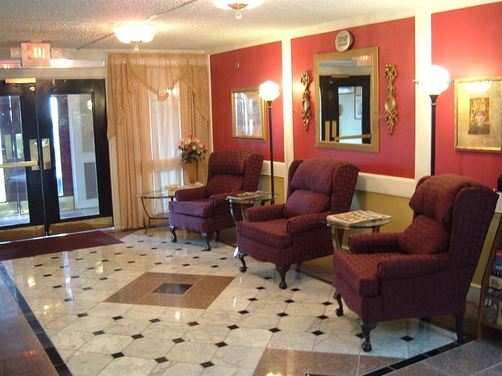 Hotel Oyo Townhouse Woodland Hills