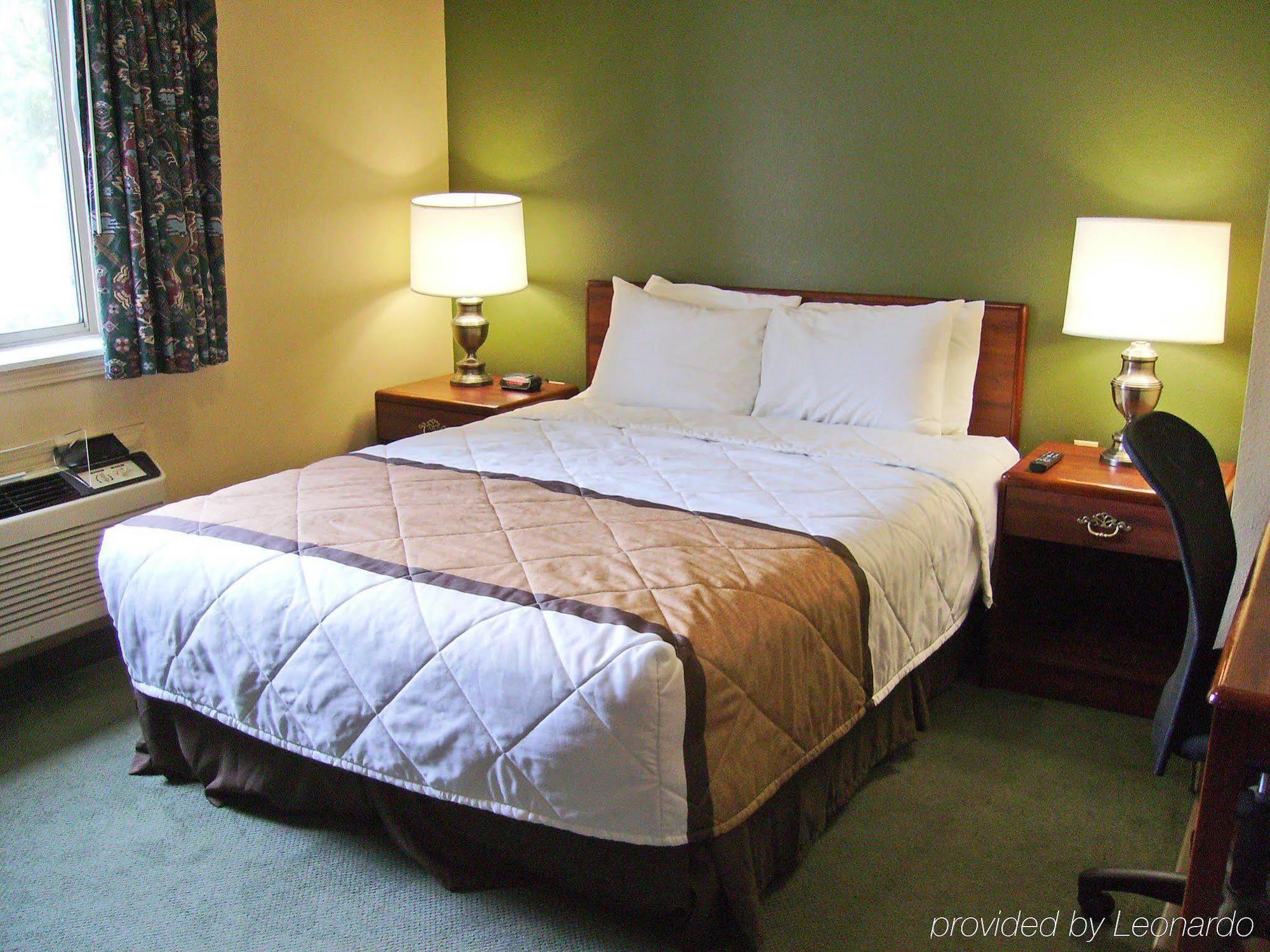 Extended America - - Midtown Hotel