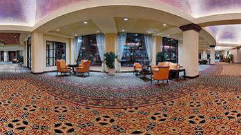 Renaissance & Convention Center 4* Tulsa