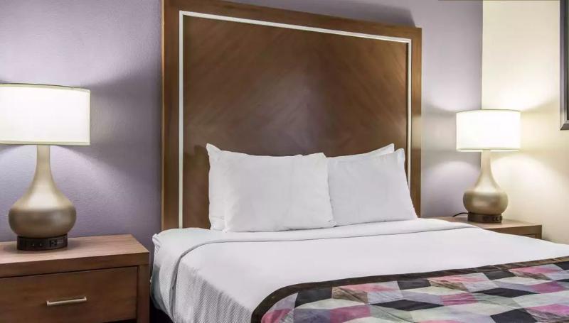Hotel Express & East - Catoosa By Ihg 3*