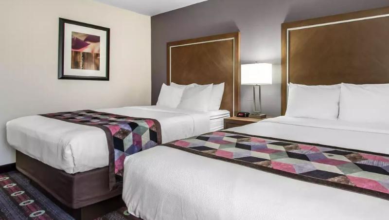 Hotel Express & East - Catoosa By Ihg Tulsa
