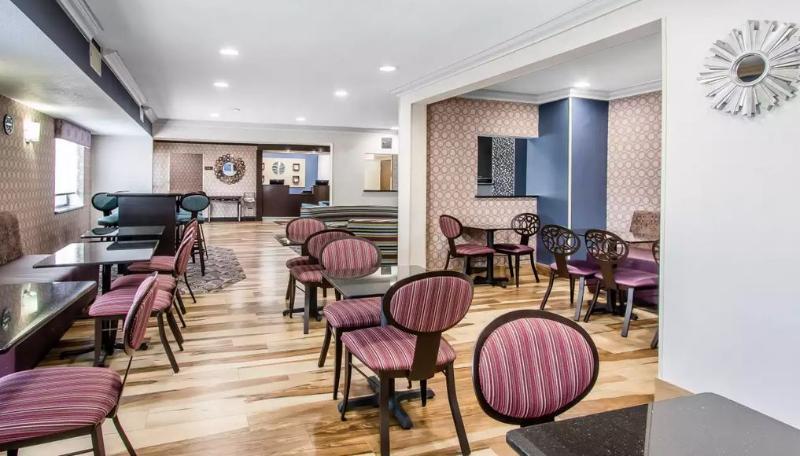 Express & East - Catoosa By Ihg Tulsa