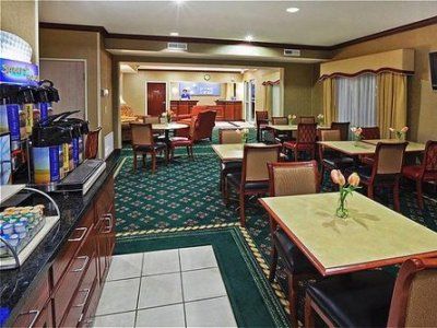 Comfort South - Woodland Hills