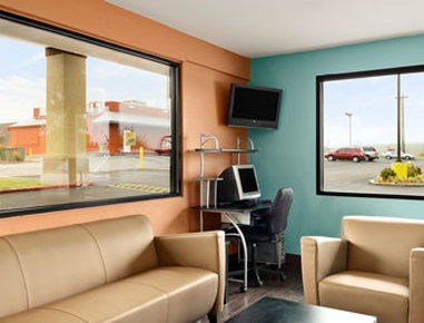 Hotel Super 8 By Wyndham Tulsa